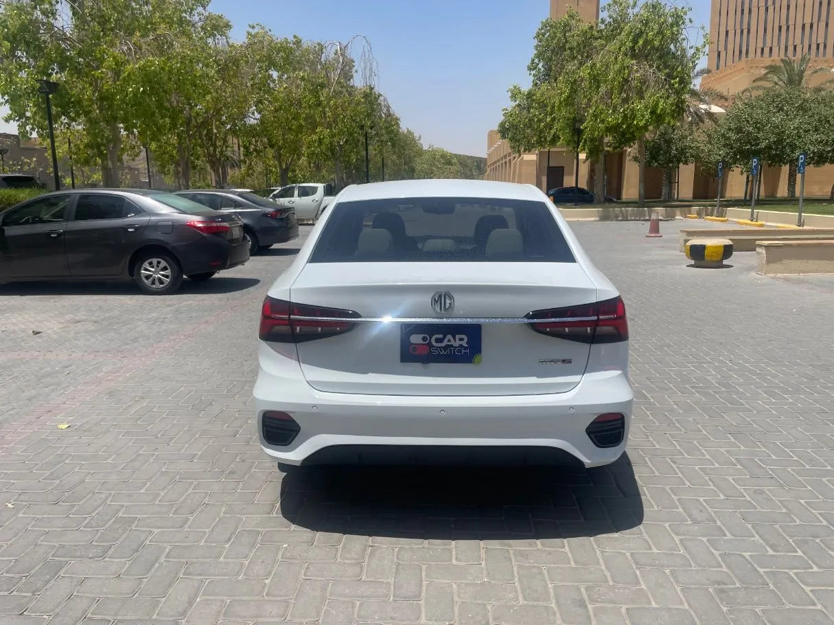 Car image 6