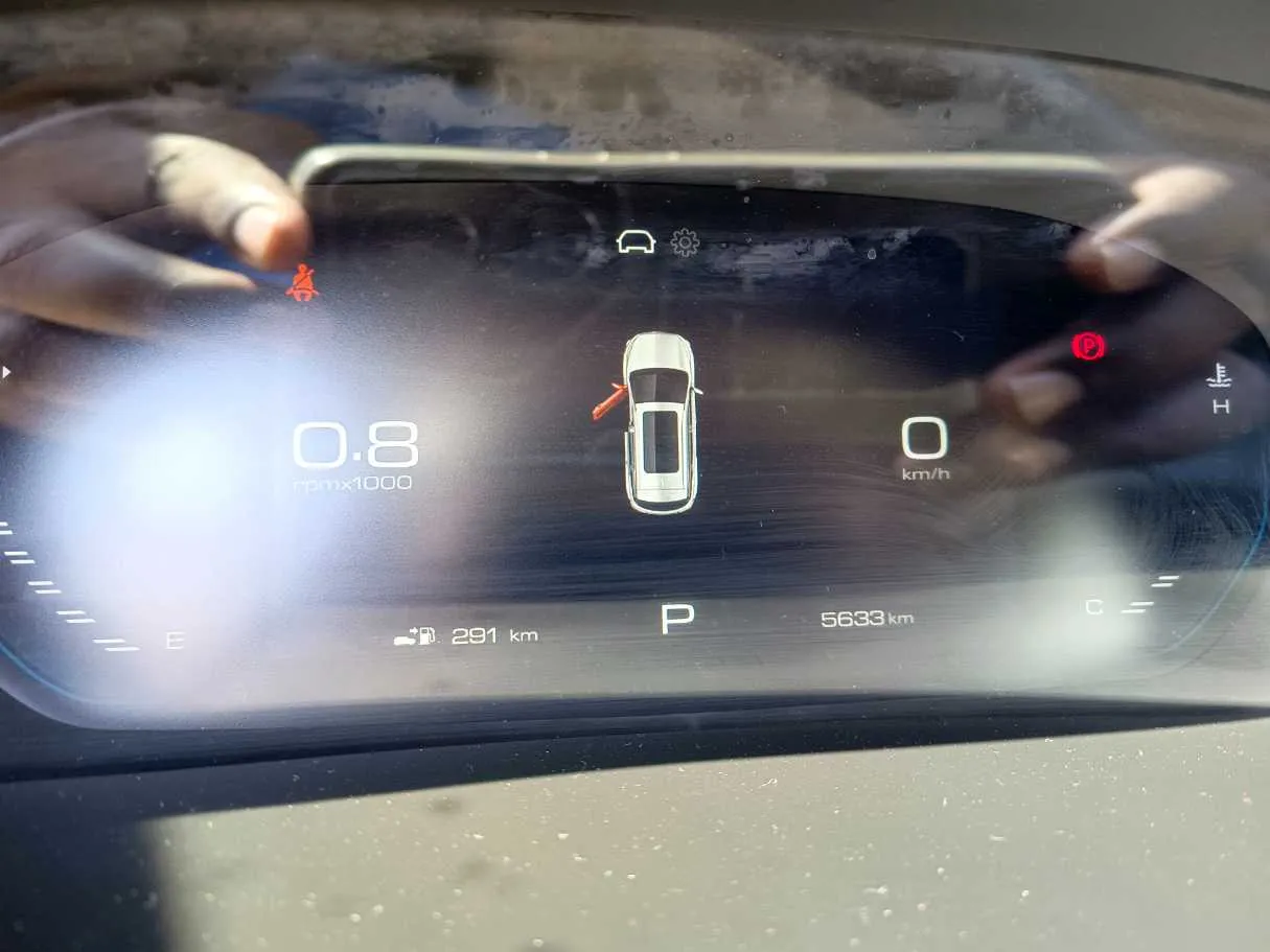 Car image 24