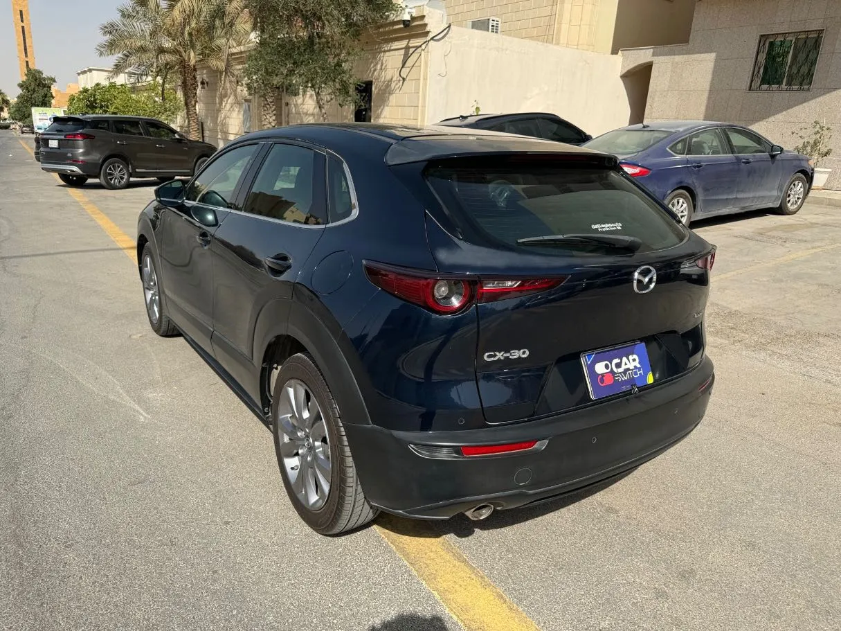 Car image 7