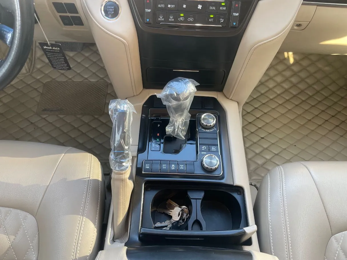 Car image 20