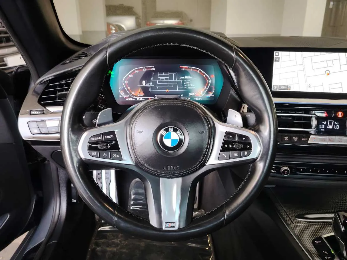 Car image 17