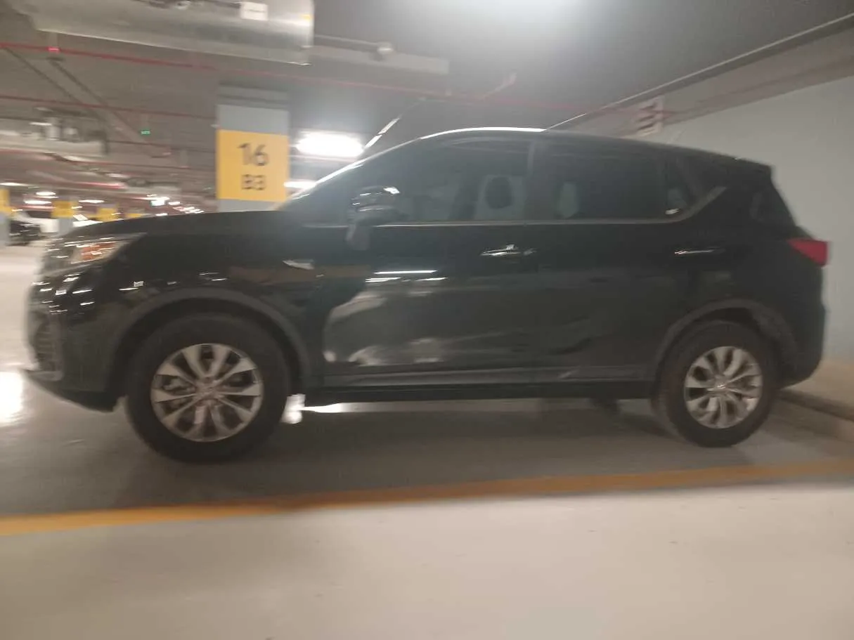 Car image 8