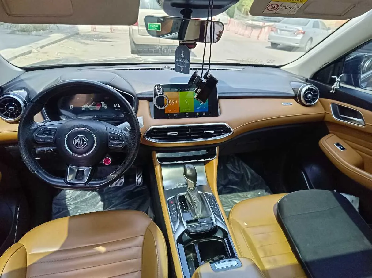 Car image 17