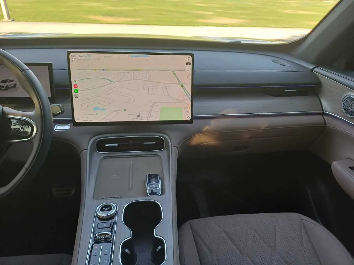 Car image 15