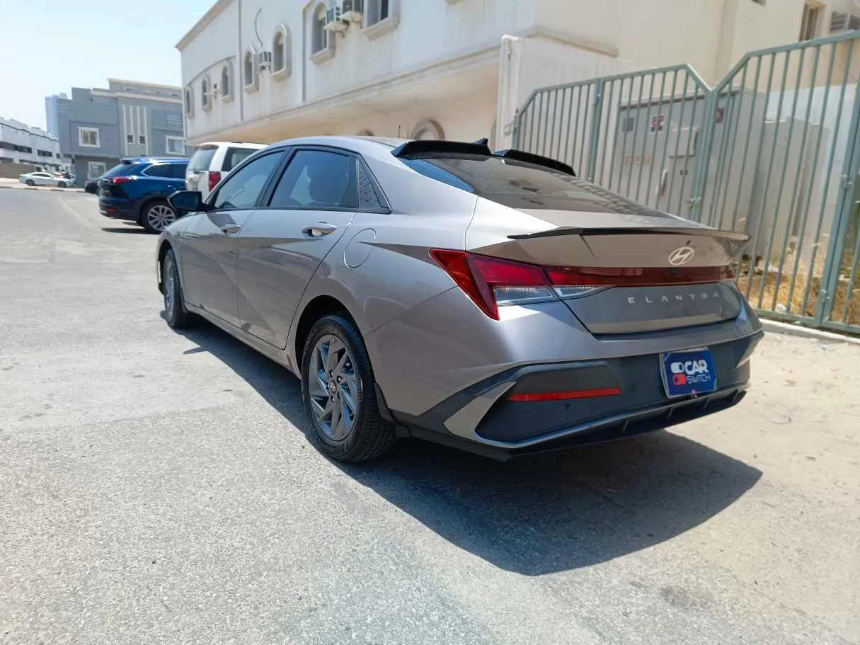 Car image 7
