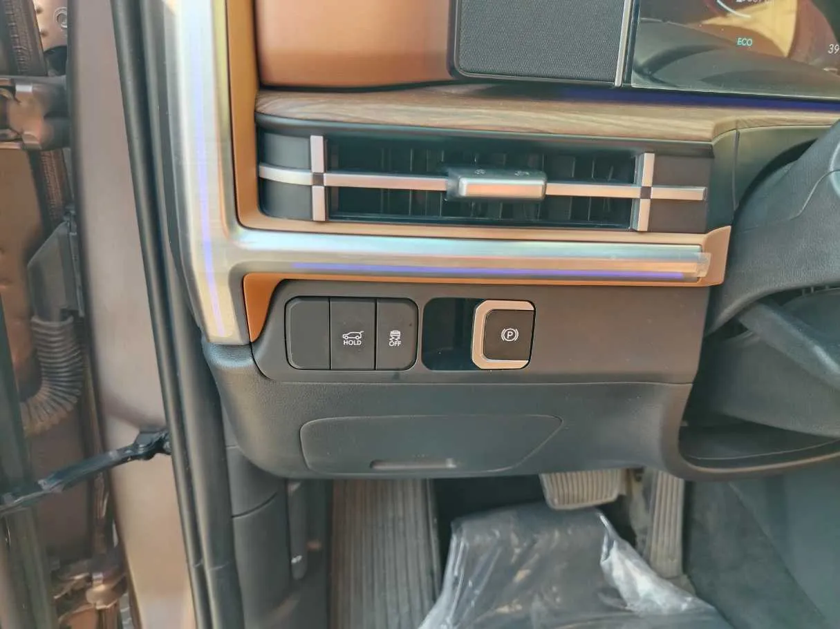 Car image 40