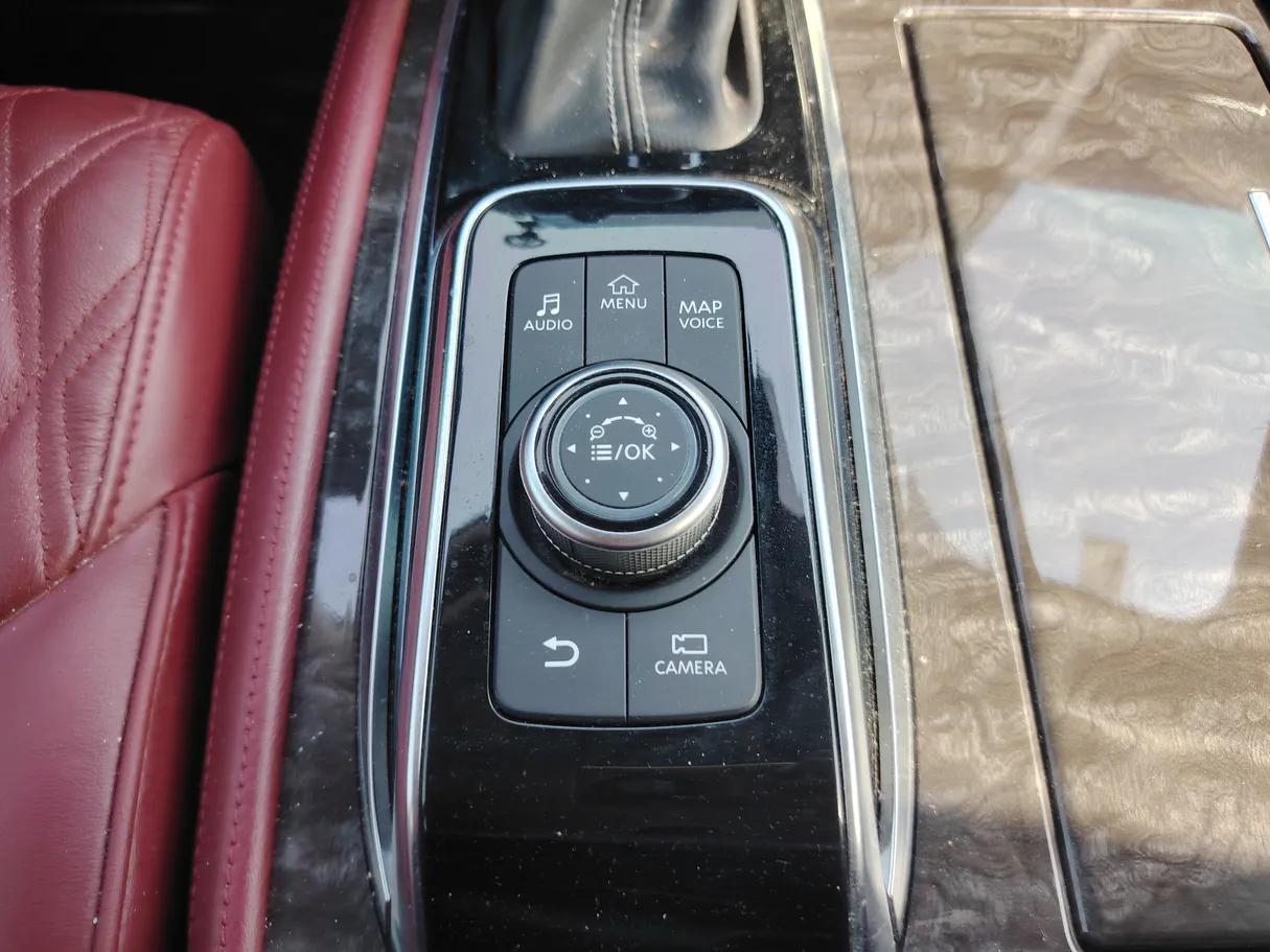 Car image 20