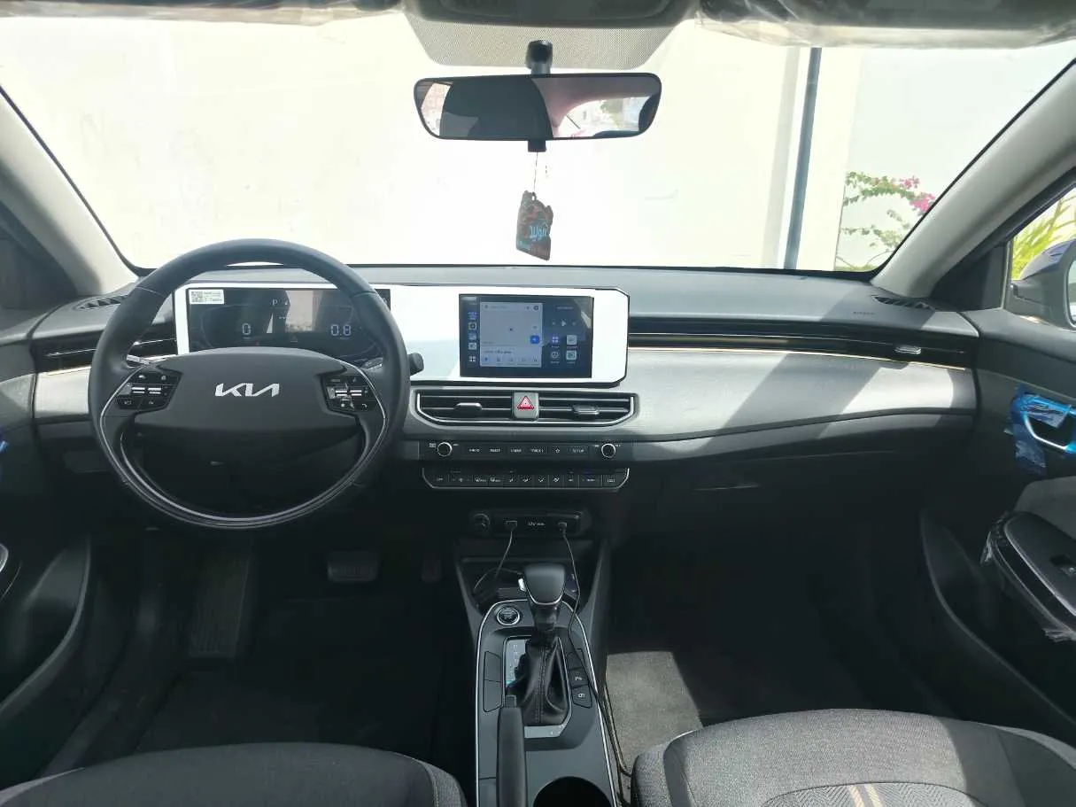 Car image 20
