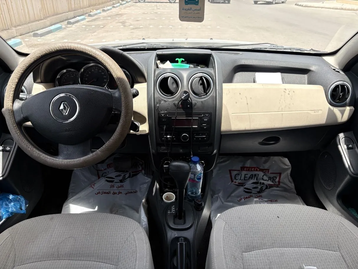 Car image 18