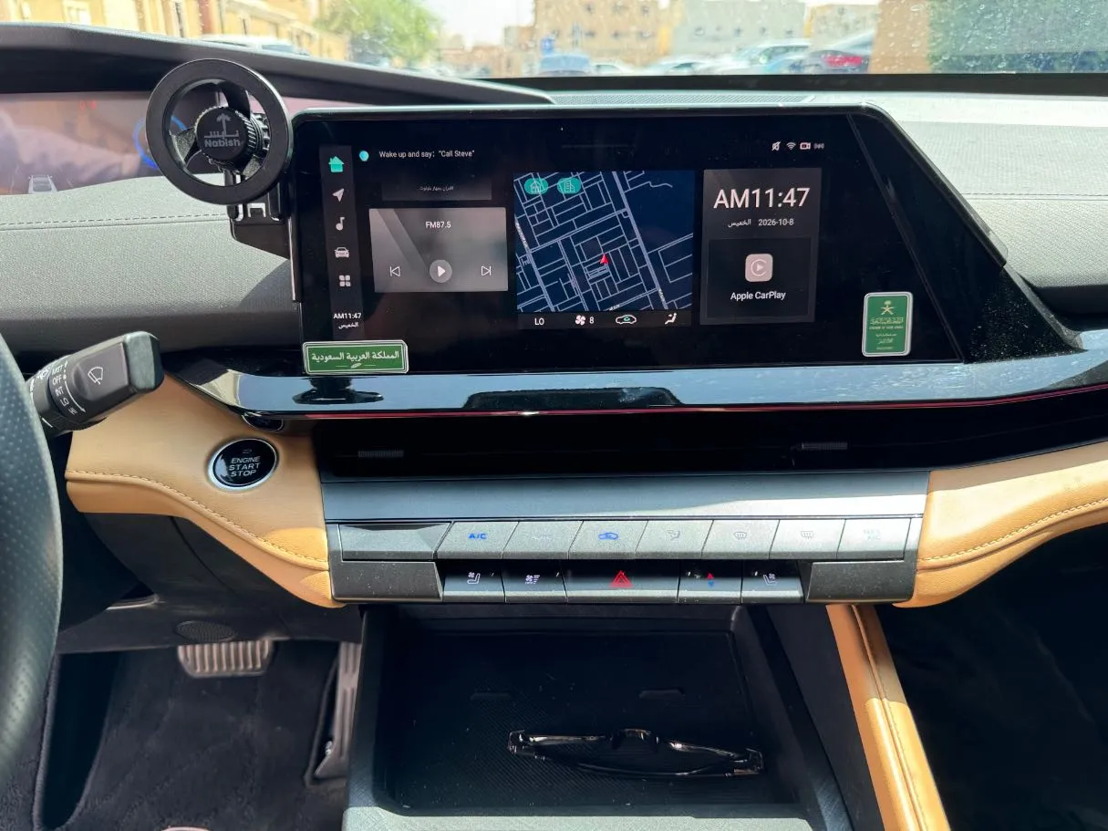 Car image 17