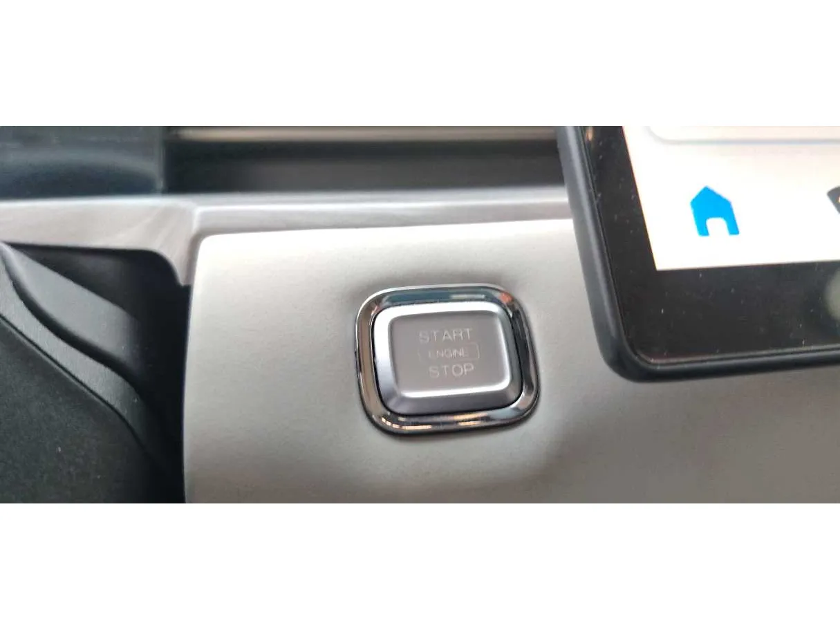 Car image 29