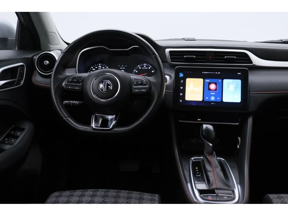 Car image 15