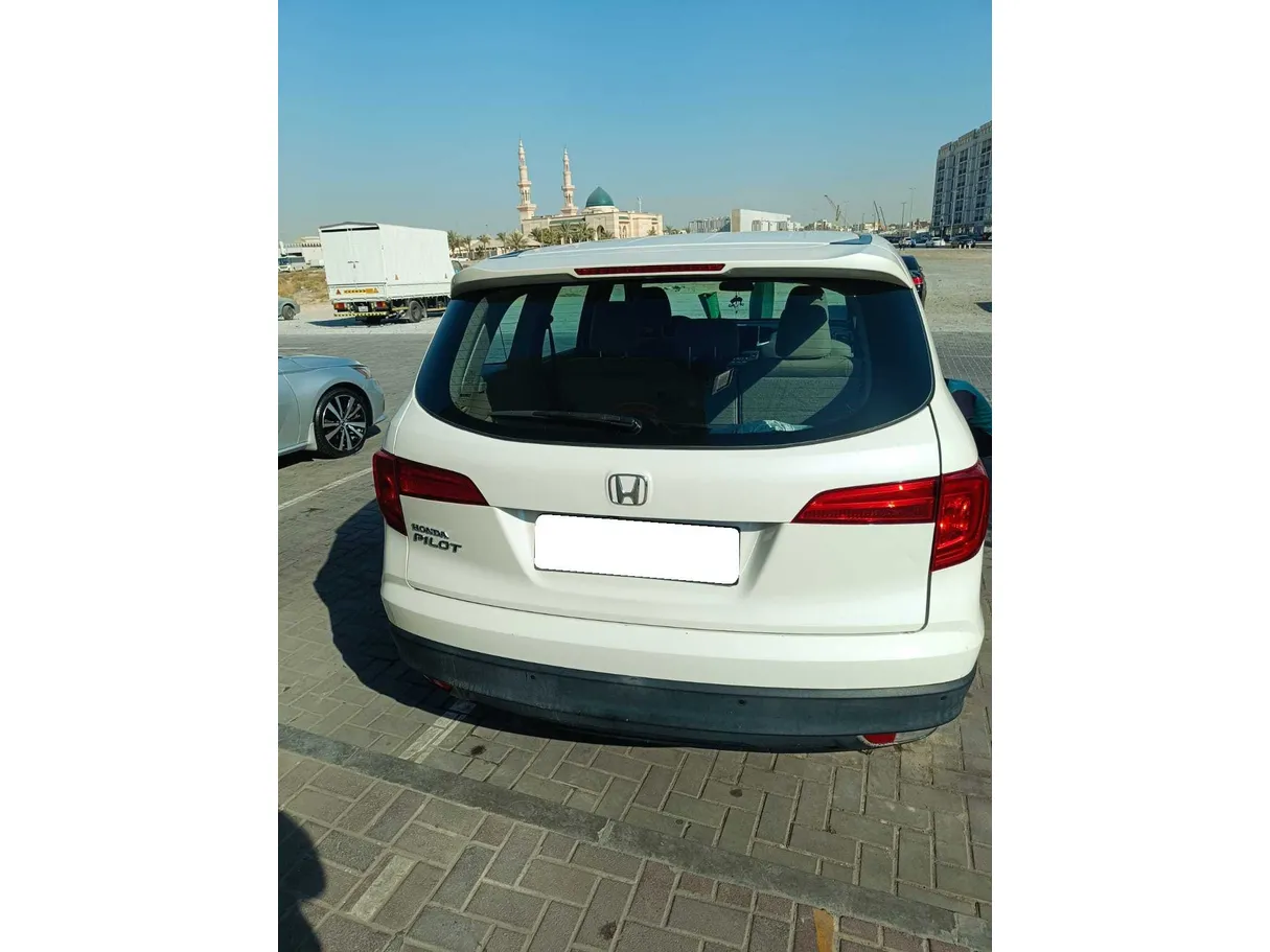 Car image 10