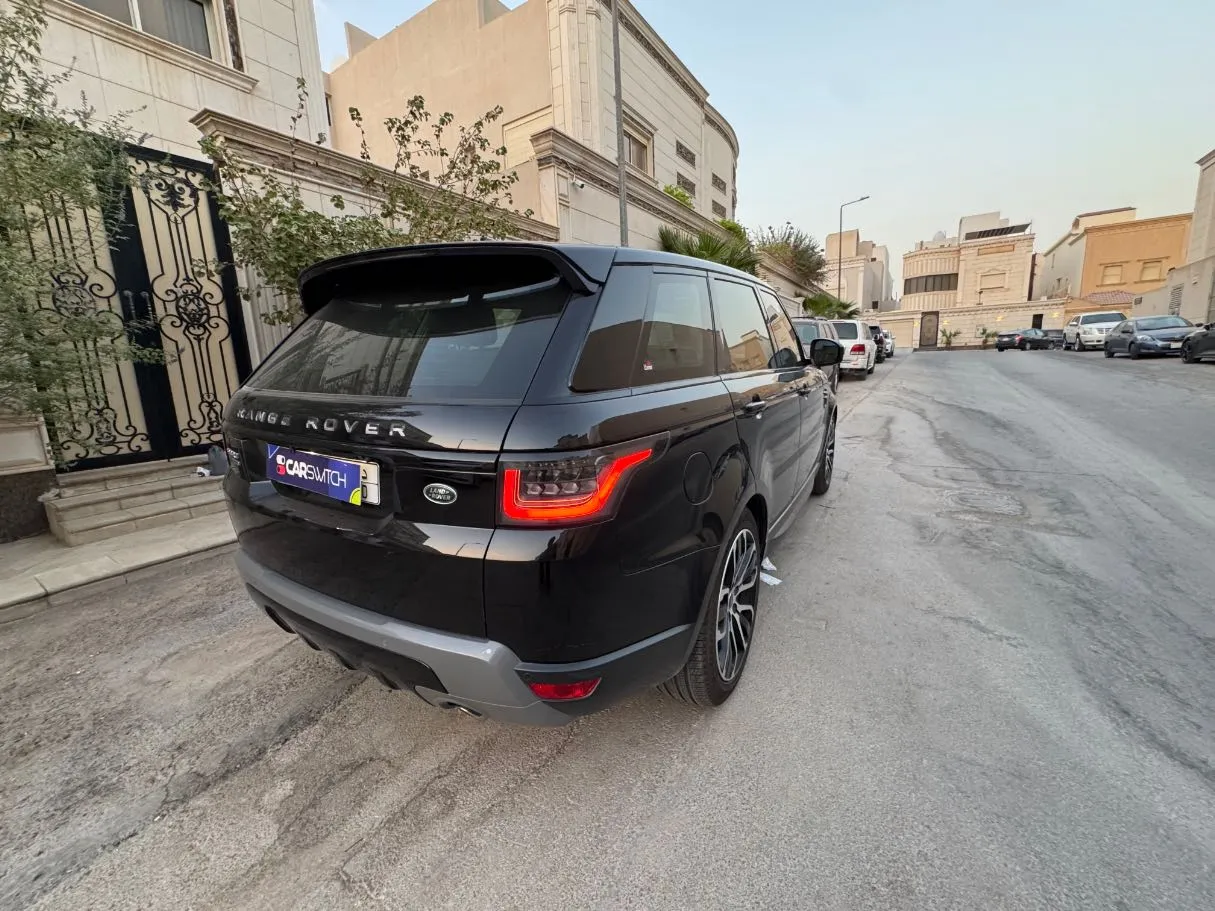 Car image 5