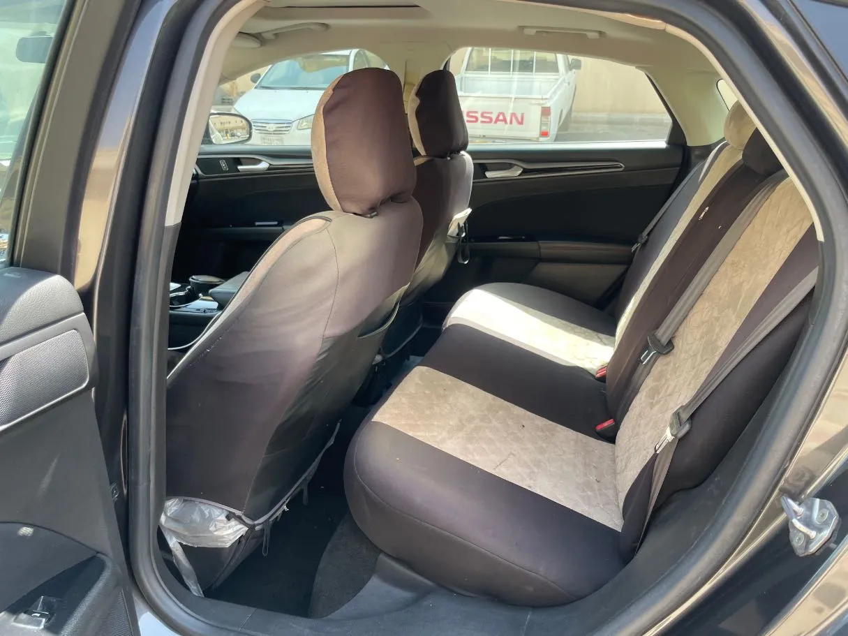 Car image 16