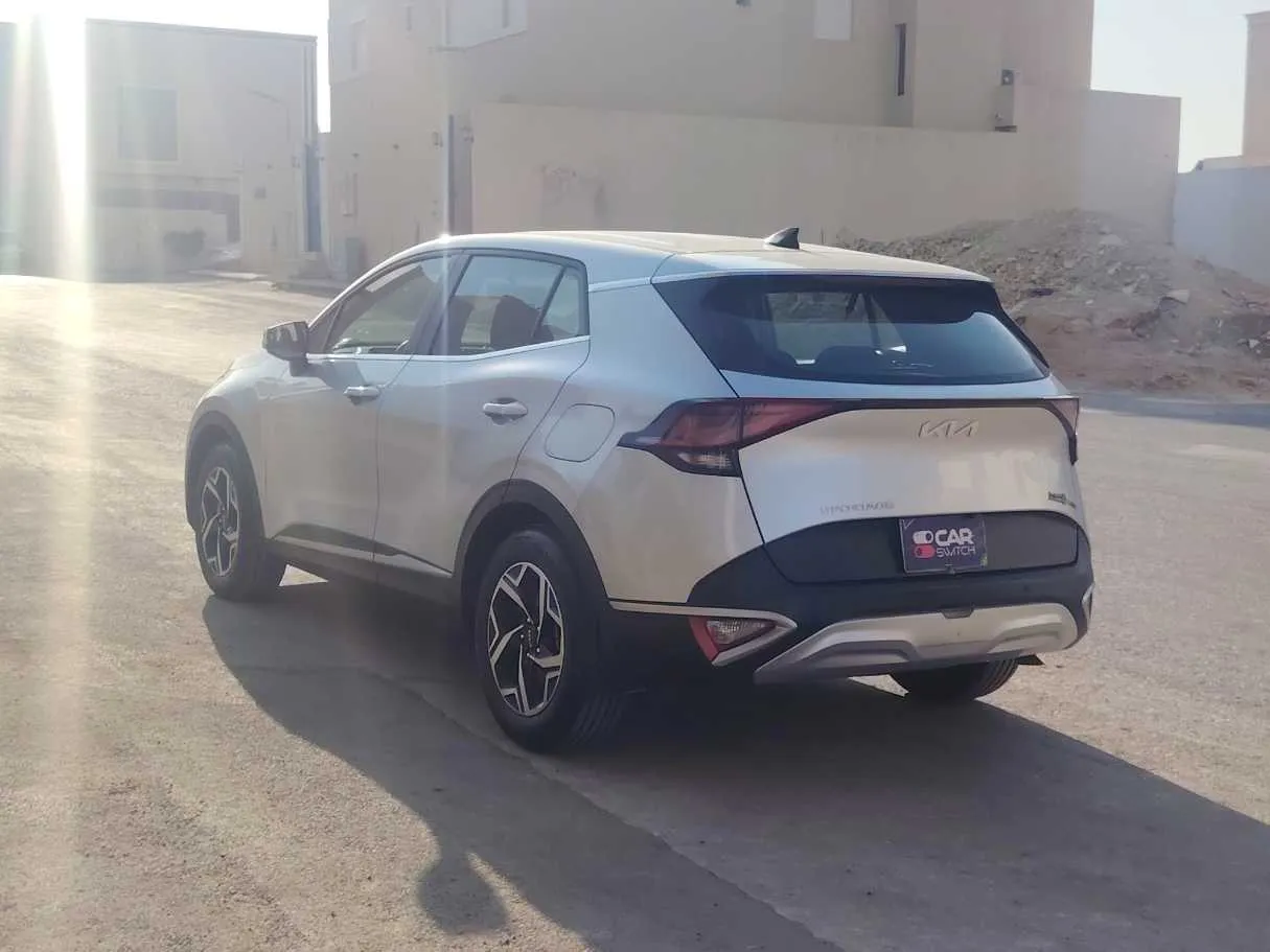 Car image 7