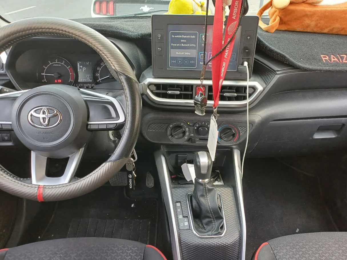 Car image 18