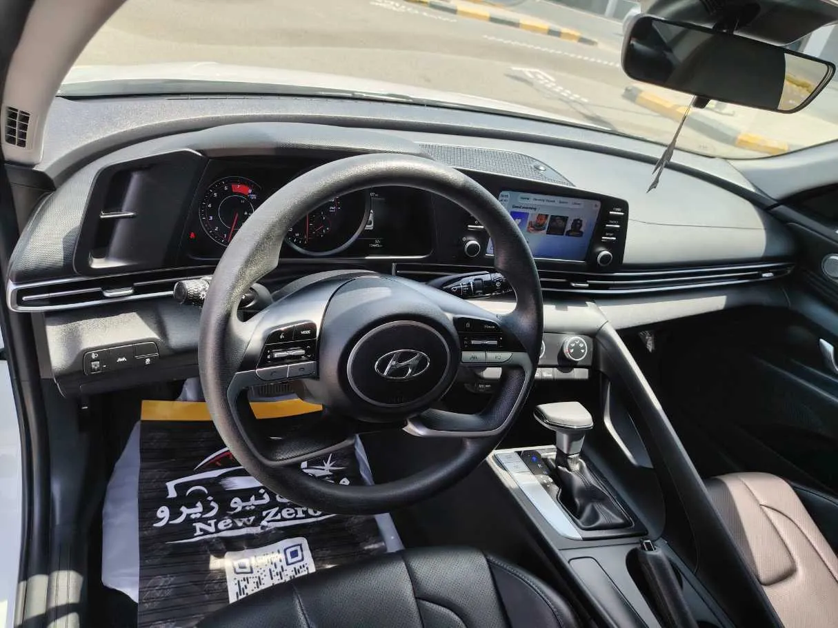 Car image 11