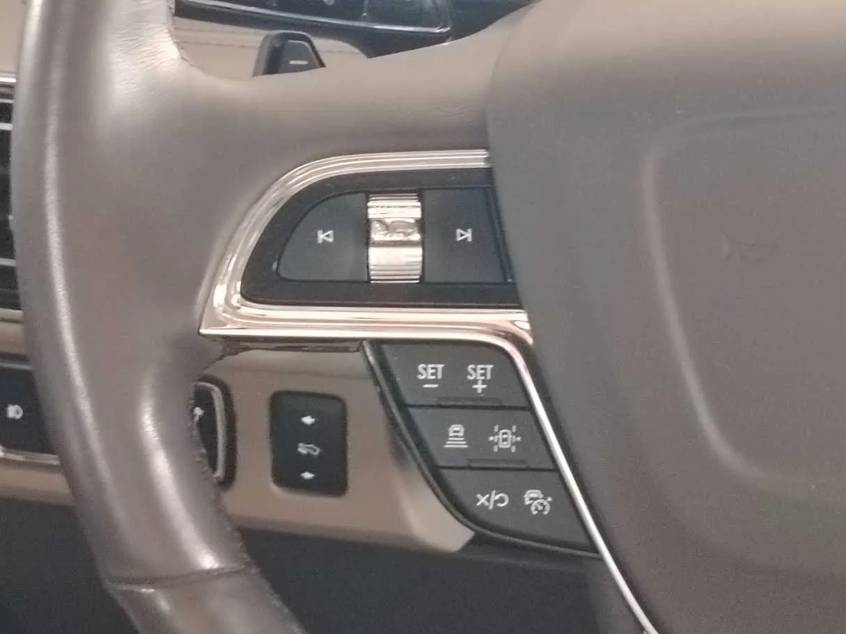 Car image 36