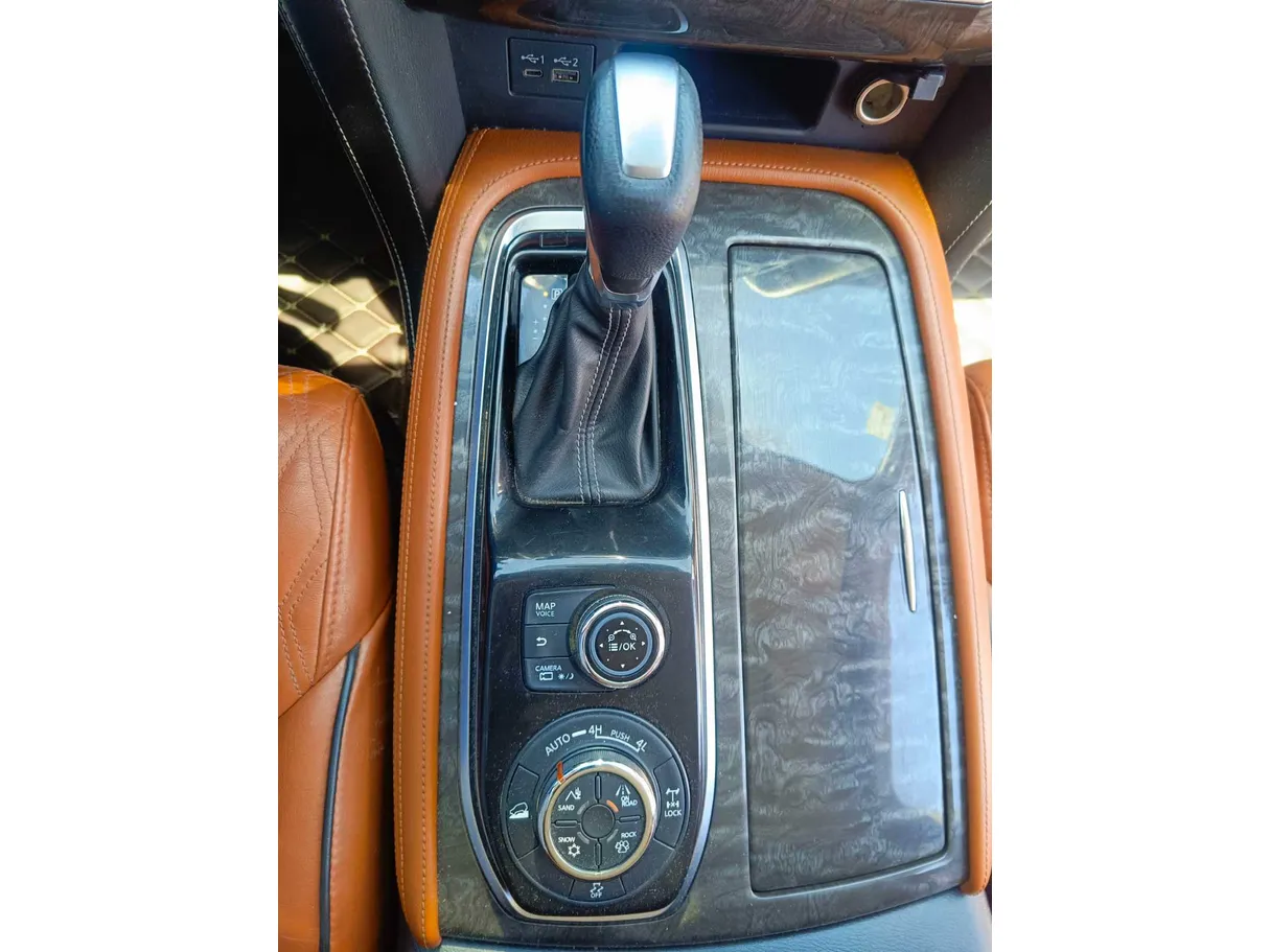 Car image 26