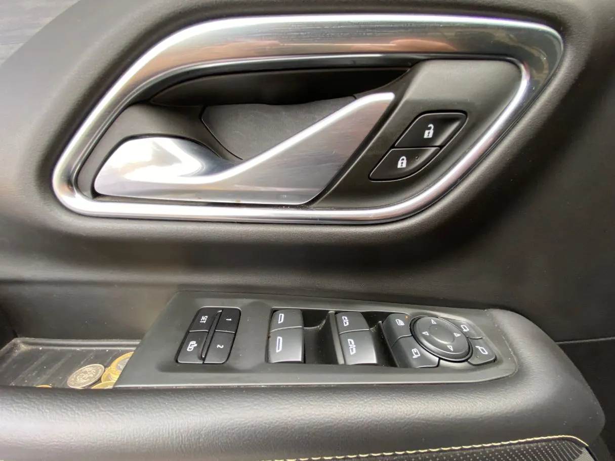 Car image 28