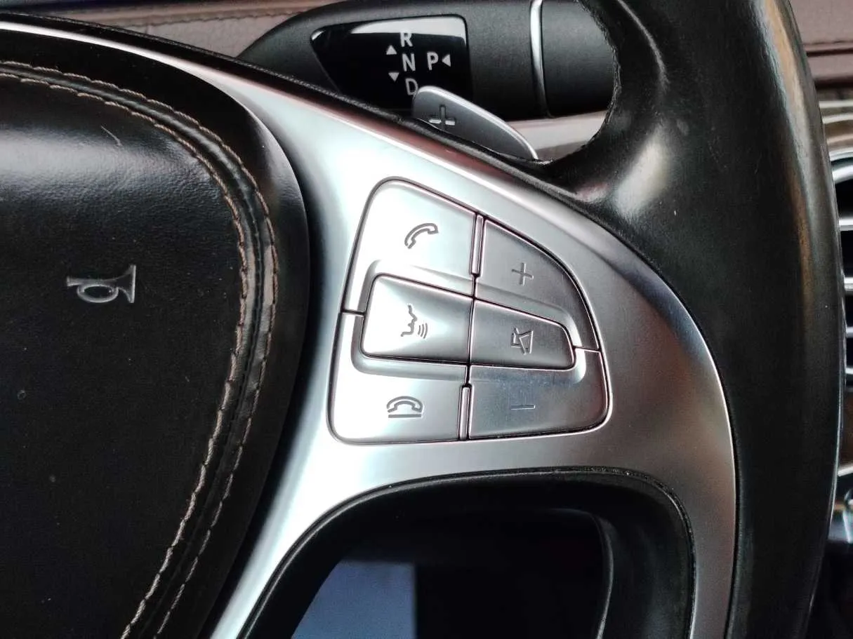 Car image 27