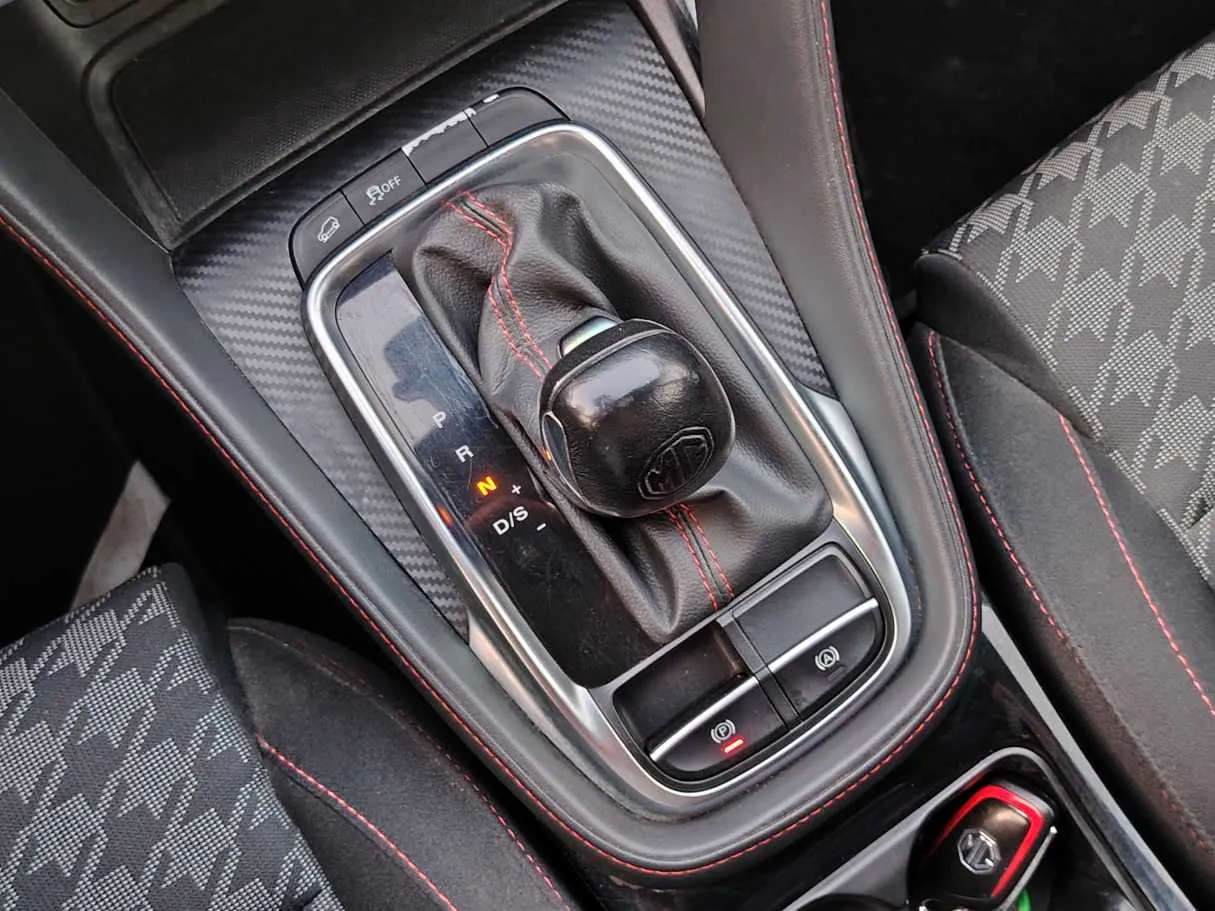 Car image 21