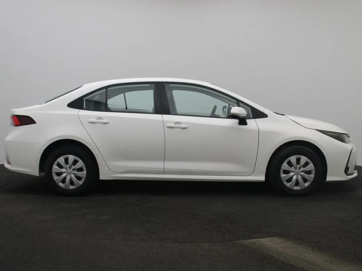 Car image 13