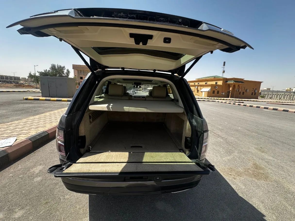 Car image 25