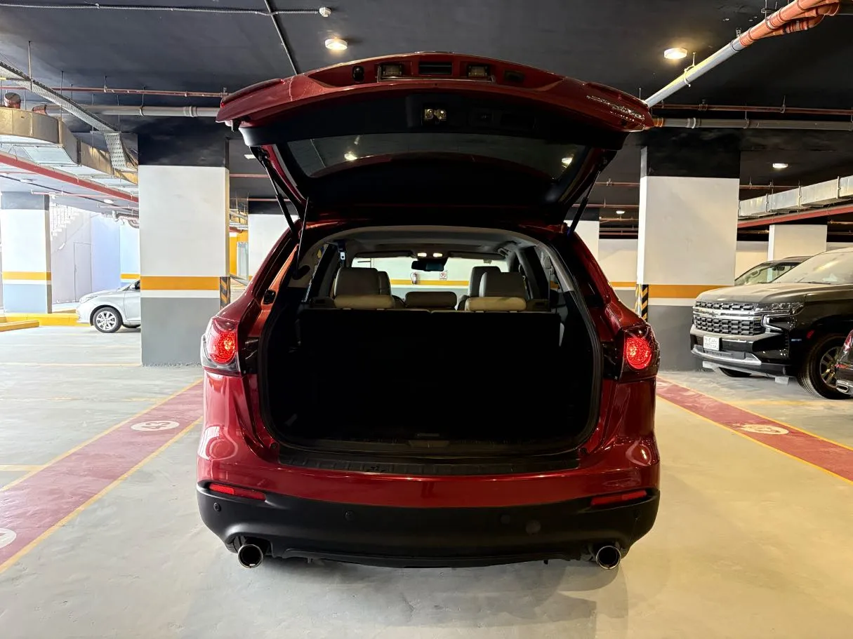 Car image 24