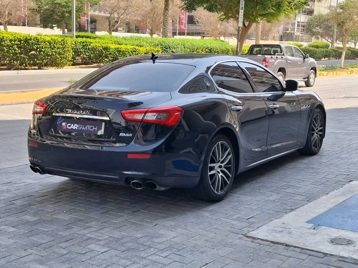 Car image 5