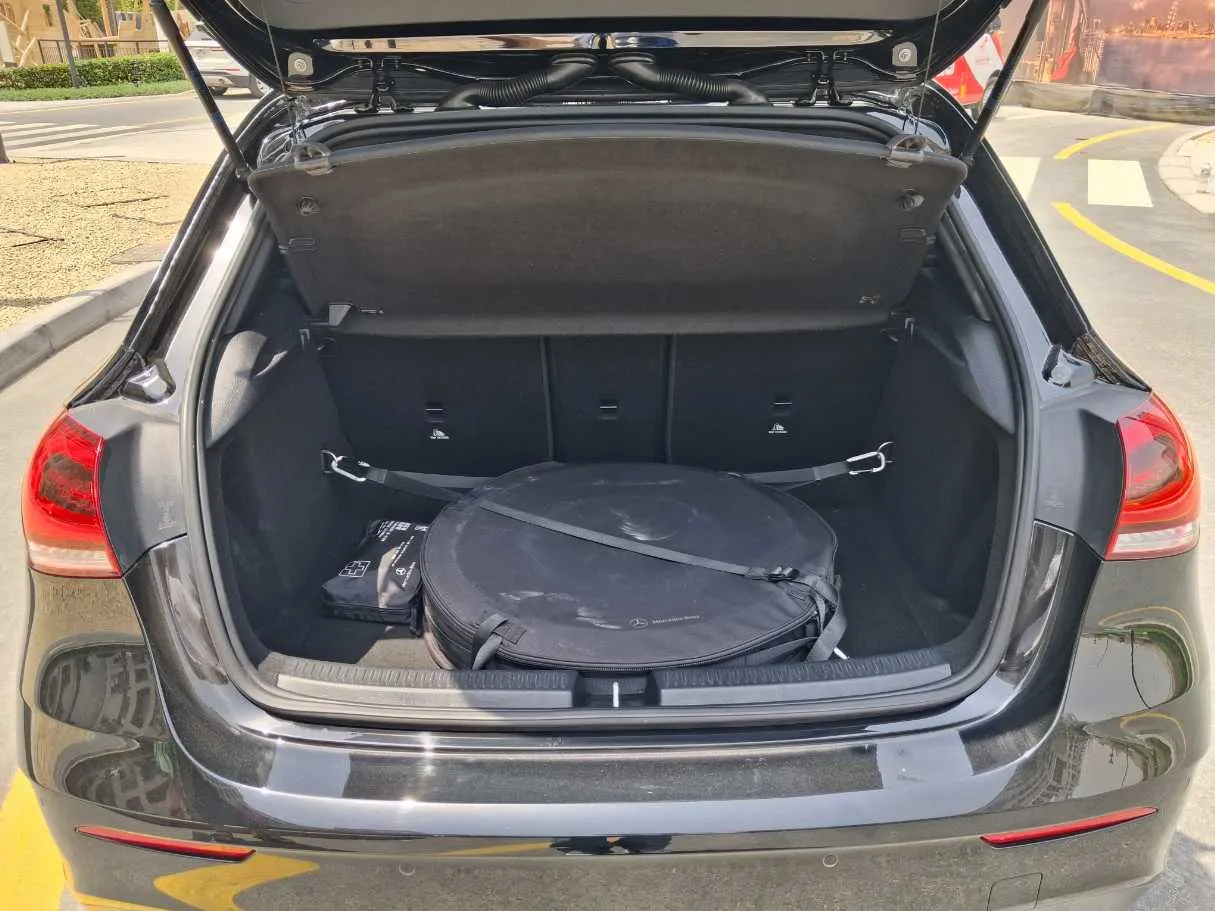 Car image 20
