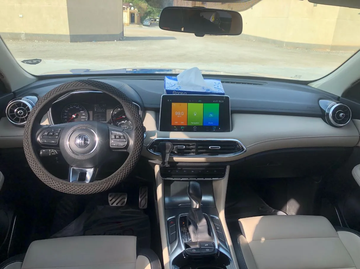Car image 16
