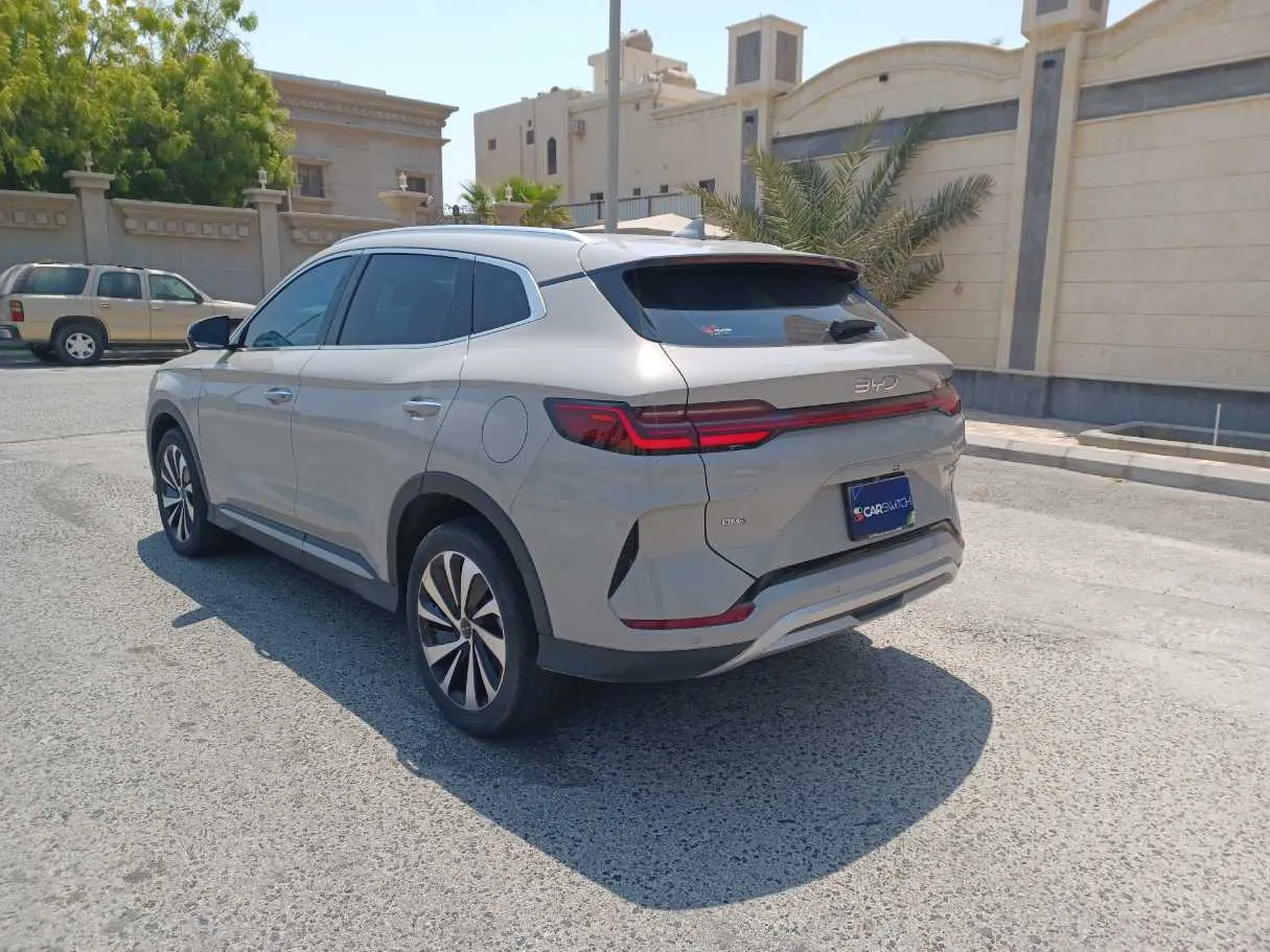 Car image 7