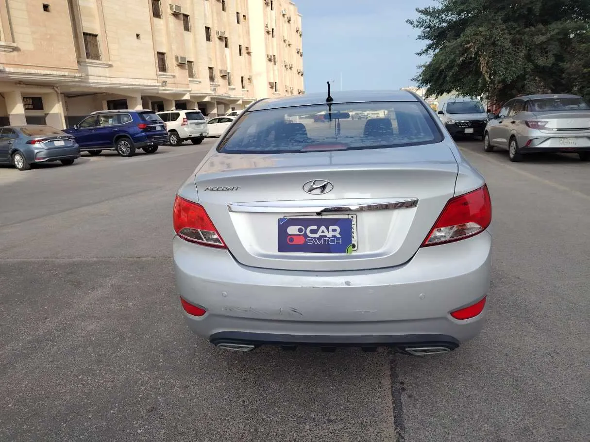 Car image 6