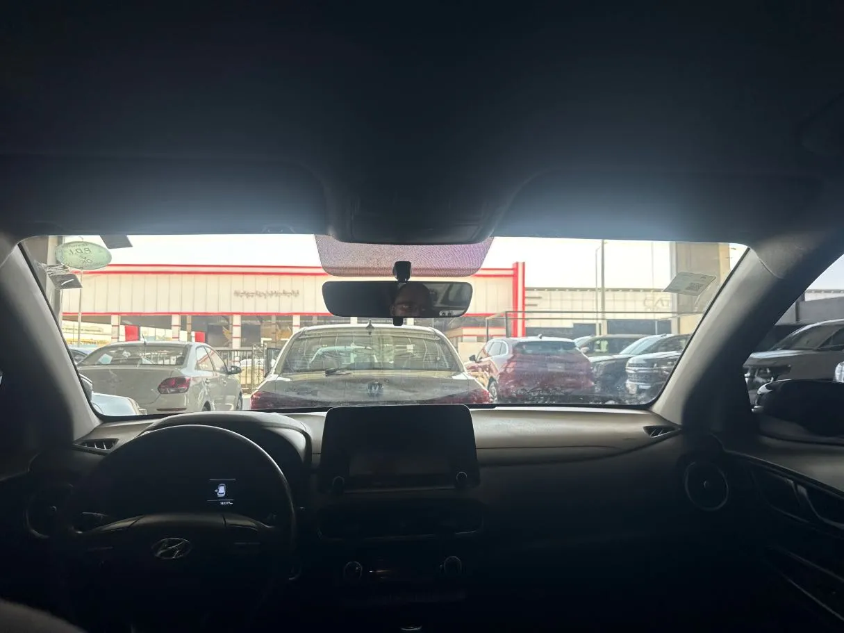 Car image 15