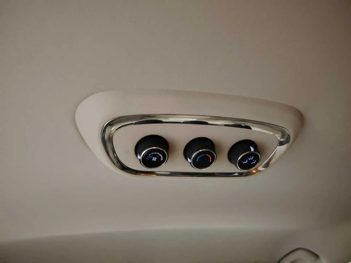 Car image 44