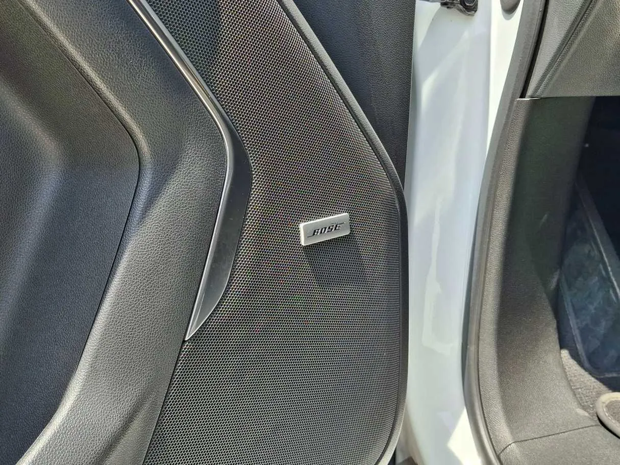 Car image 22