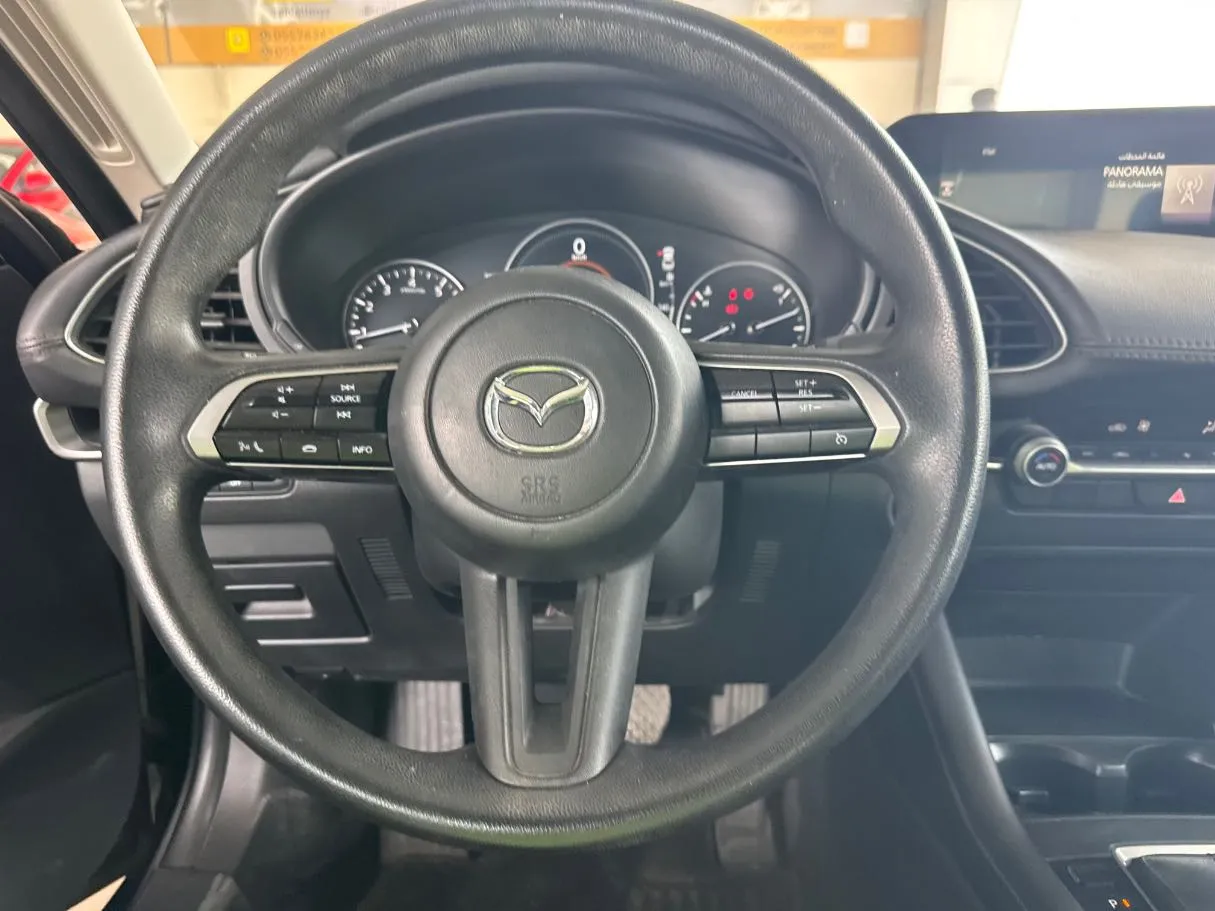 Car image 9