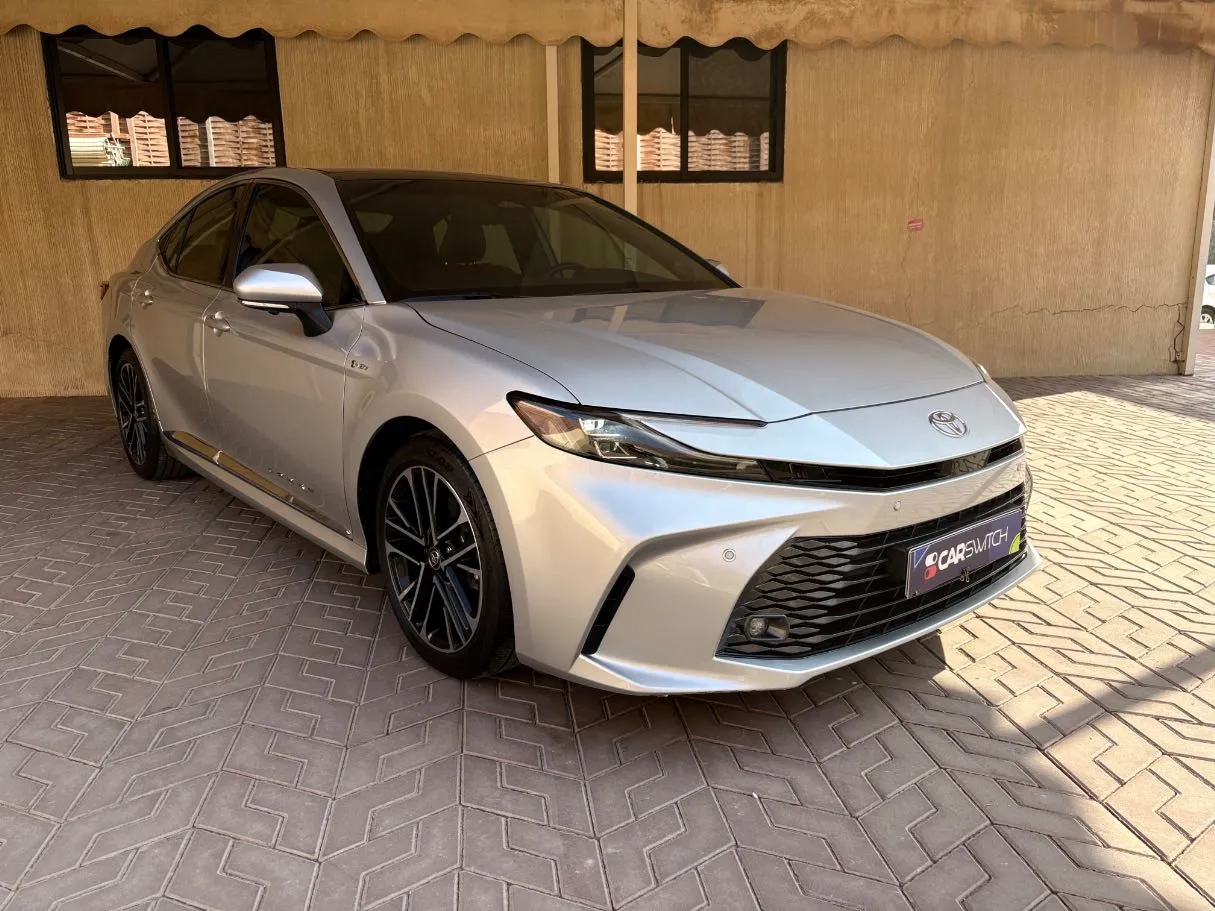 Car image 3
