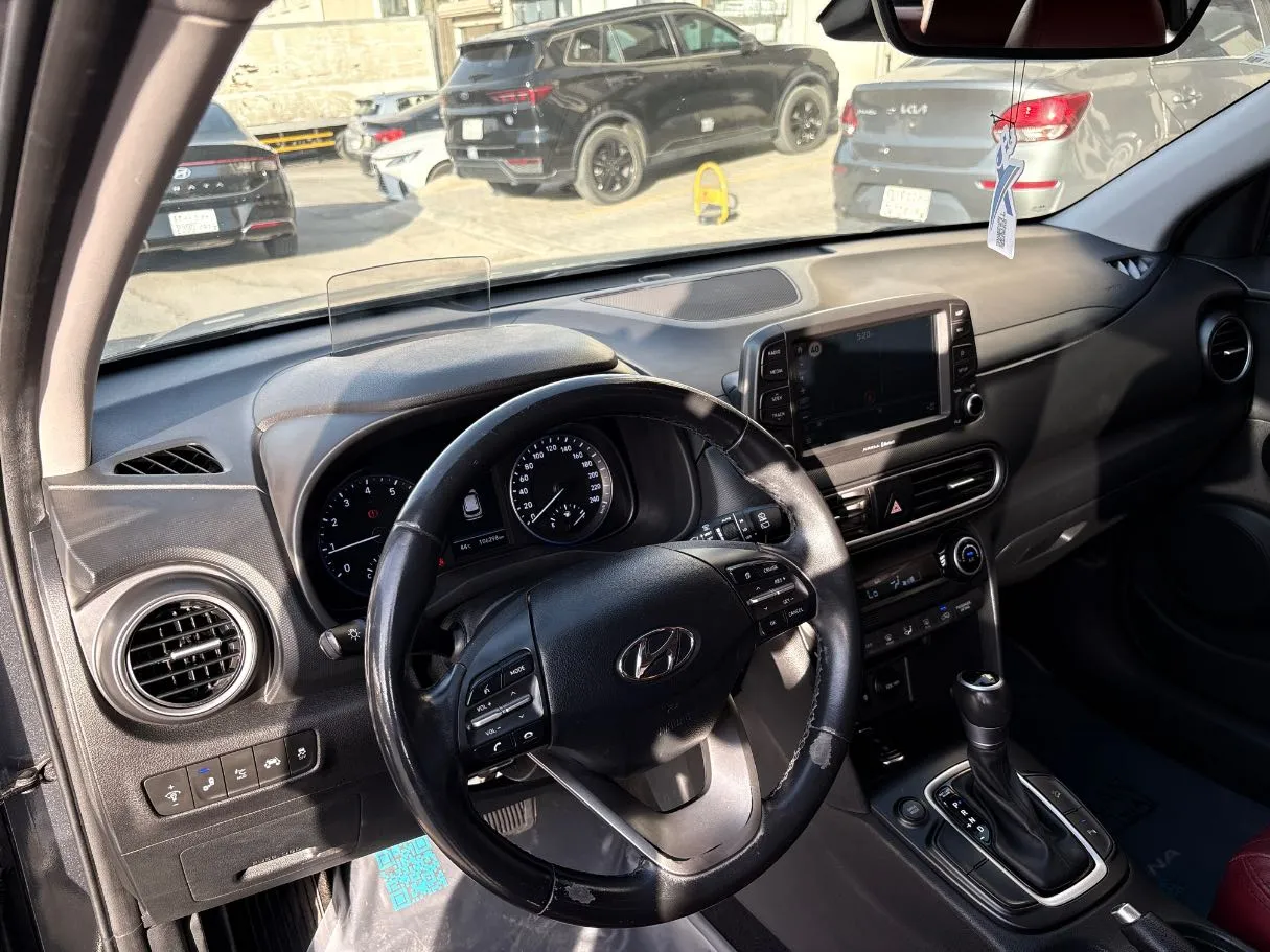 Car image 13