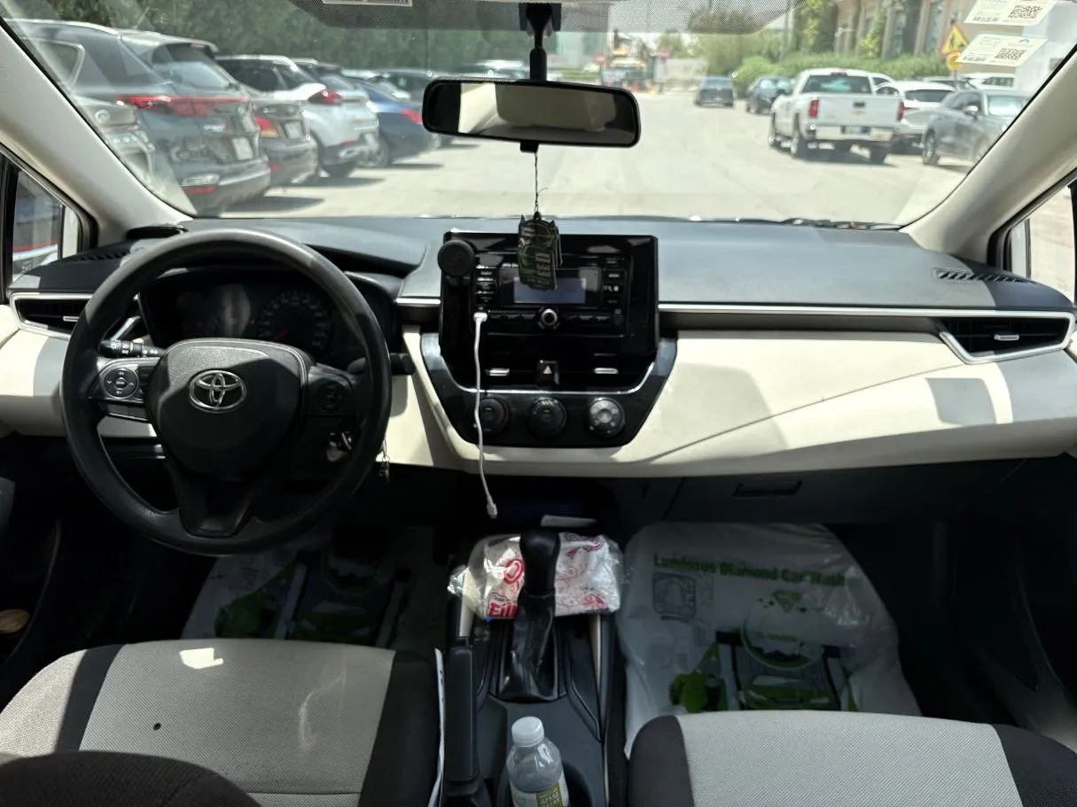 Car image 18