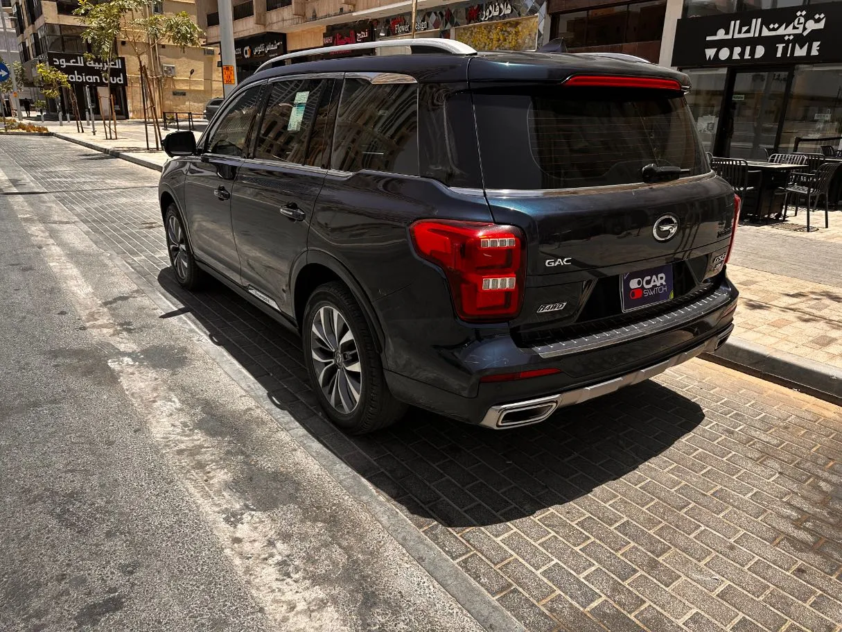 Car image 7