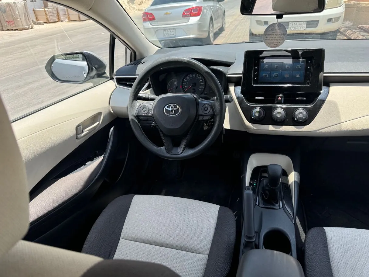 Car image 19