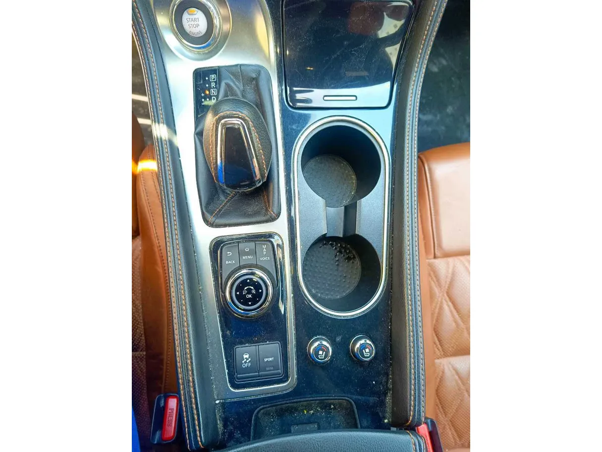 Car image 25
