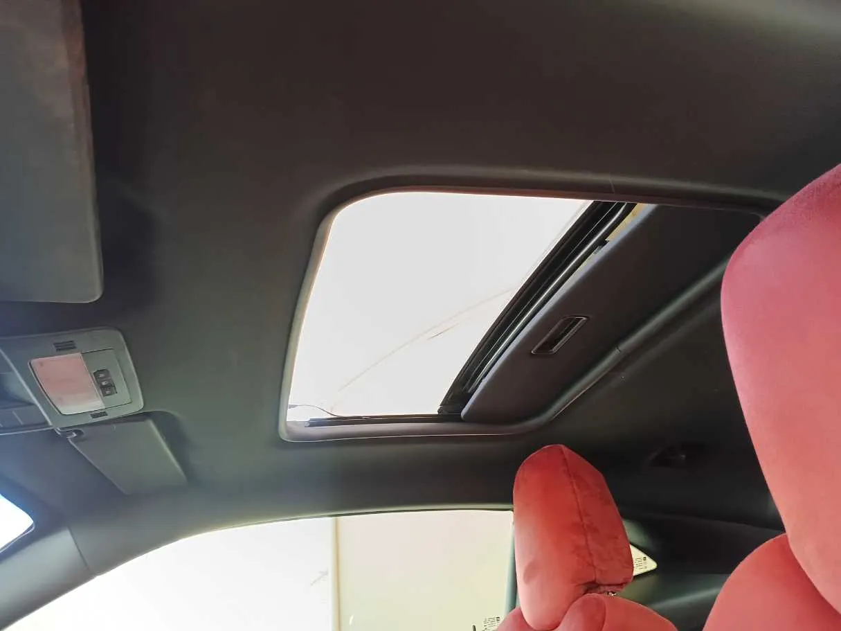 Car image 23