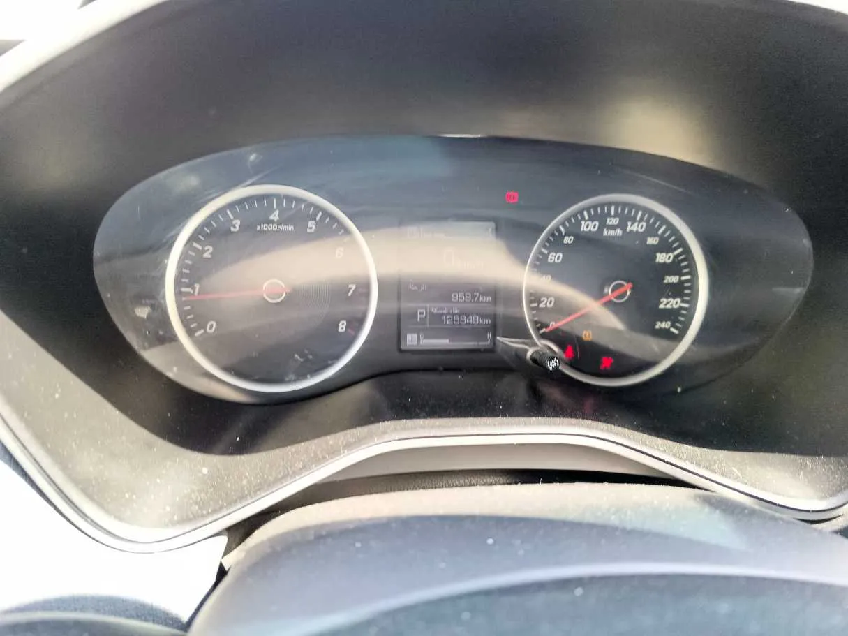 Car image 24