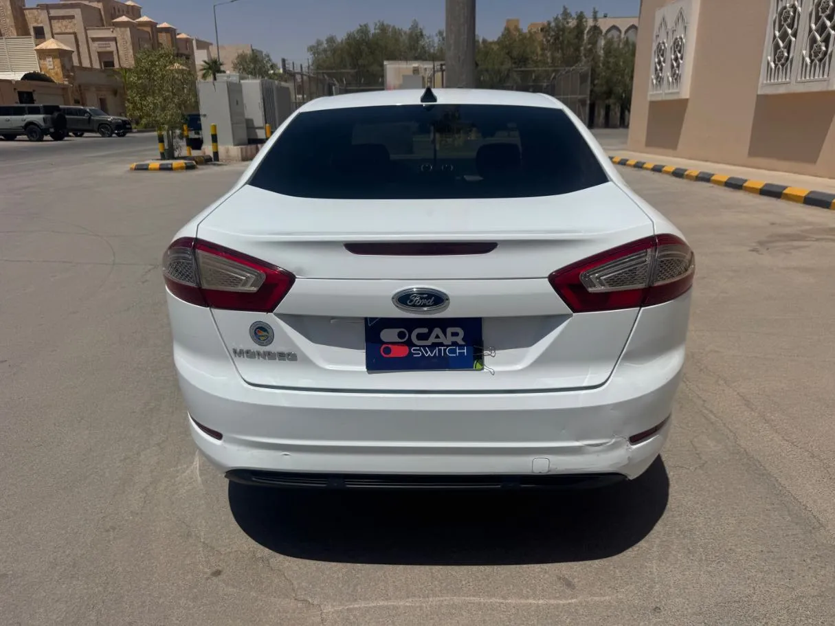 Car image 6