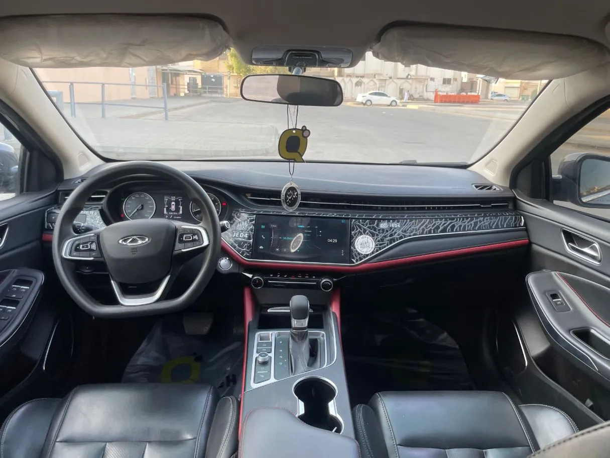 Car image 17
