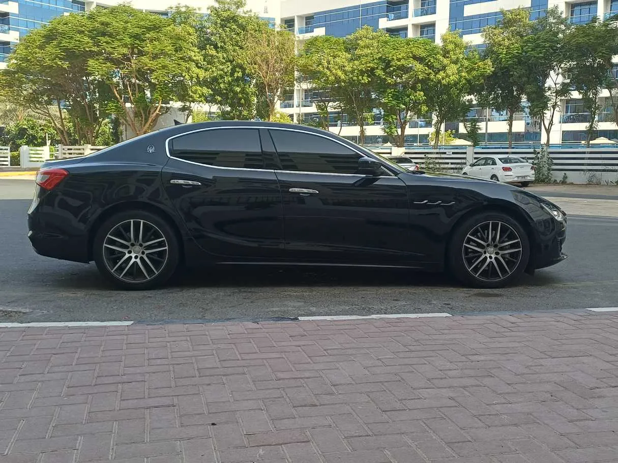 Car image 8